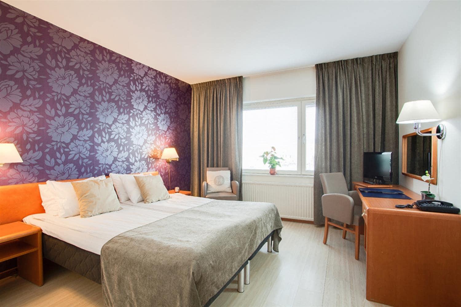 Hotel Western Capital 4*